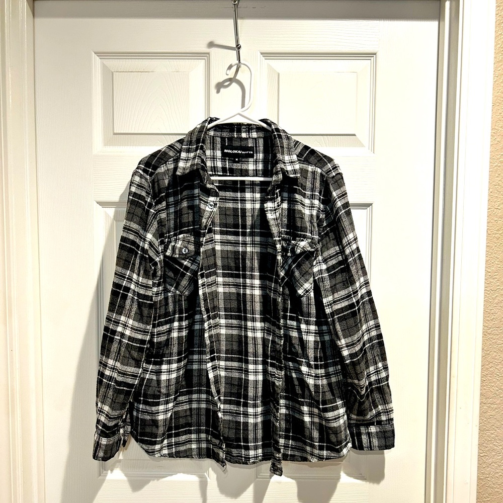 Black and white plaid shirt!